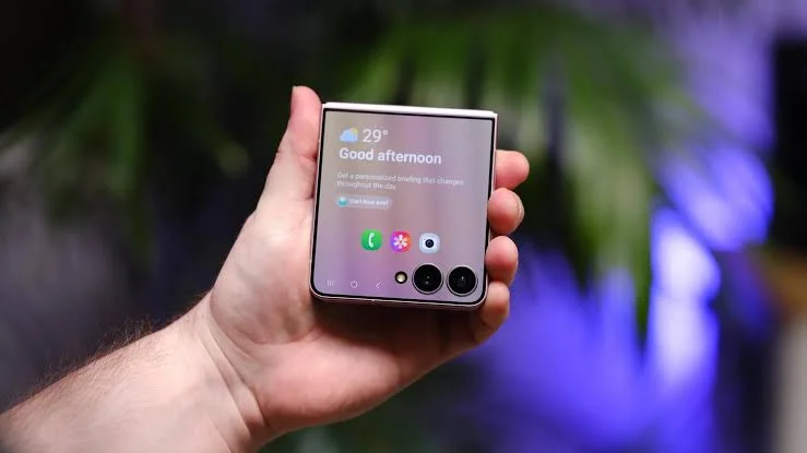 Galaxy Z Flip 8