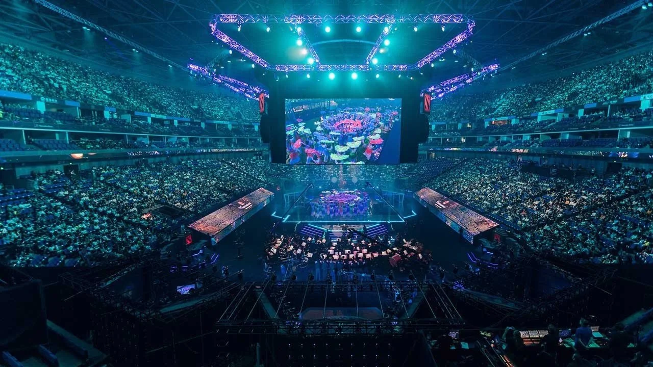 Что произошло в первый день закрытых отборочных на The International 10?