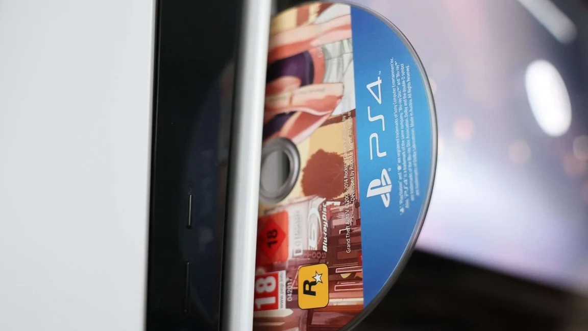 Sony не откажется от прекращения выпуска дисков для PlayStation