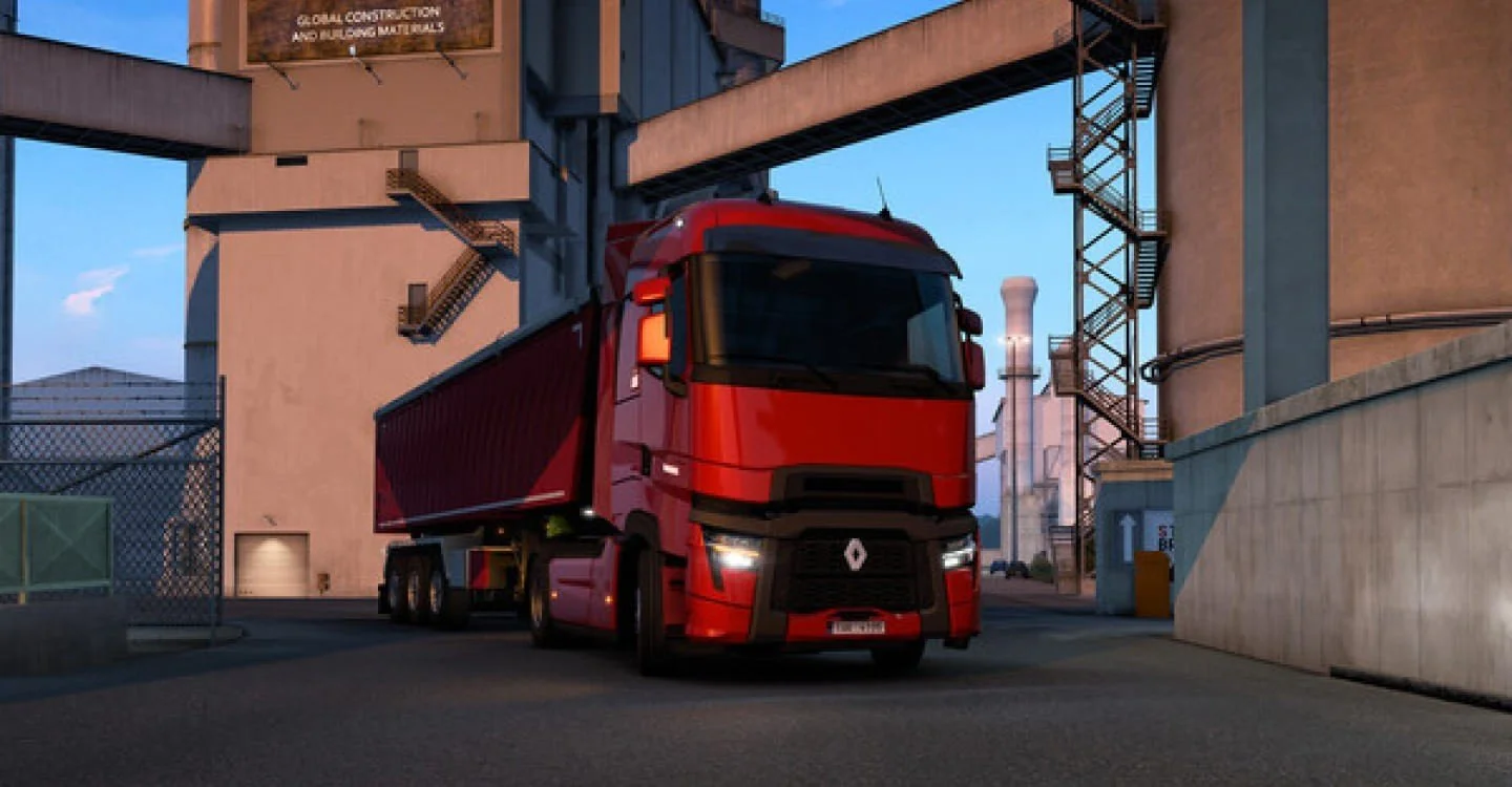 Источник: comfort-vbalkone.ru / Тягач Renault с грузом