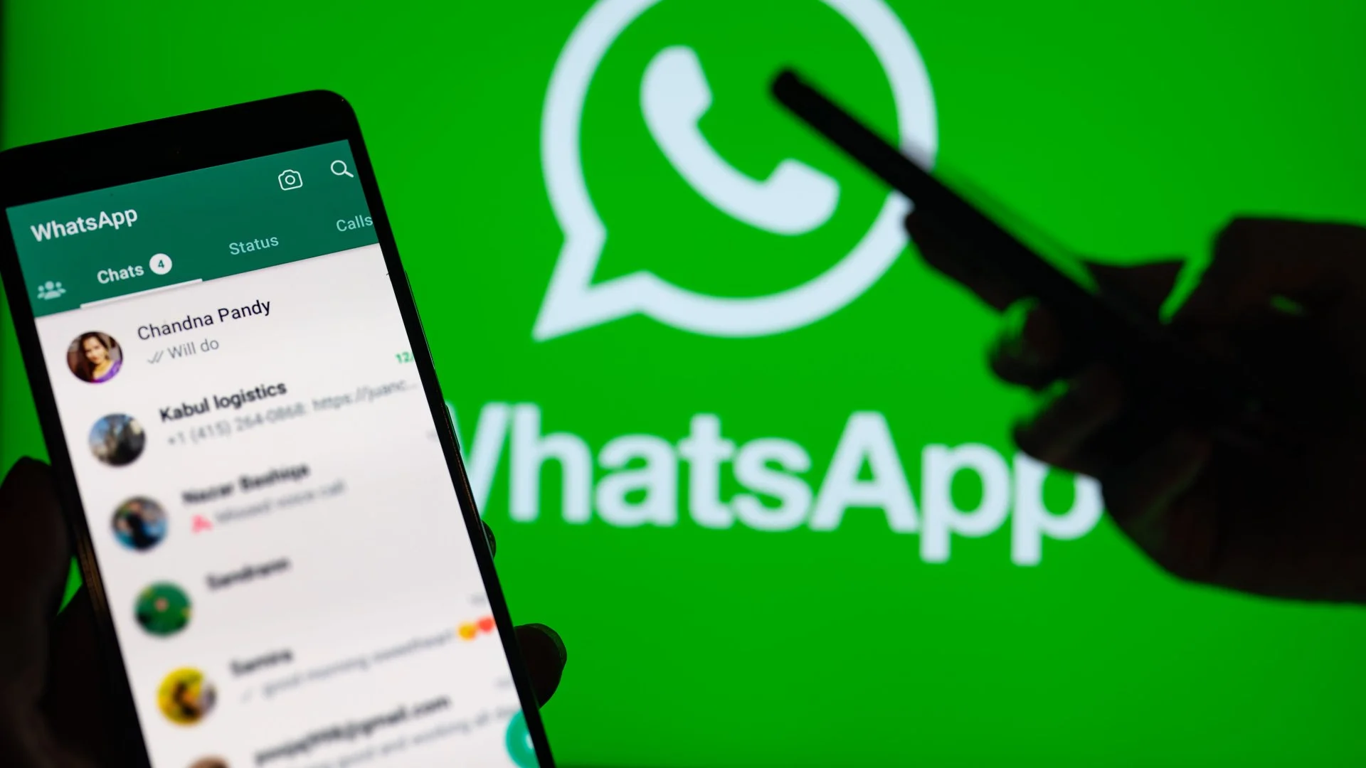 Как установить и настроить WhatsApp* на ПК