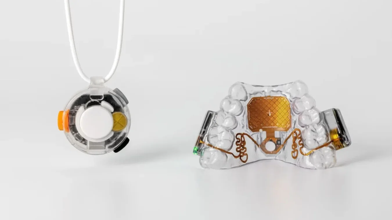 MouthPad позволяется управлять курсором мыши с помощью языка