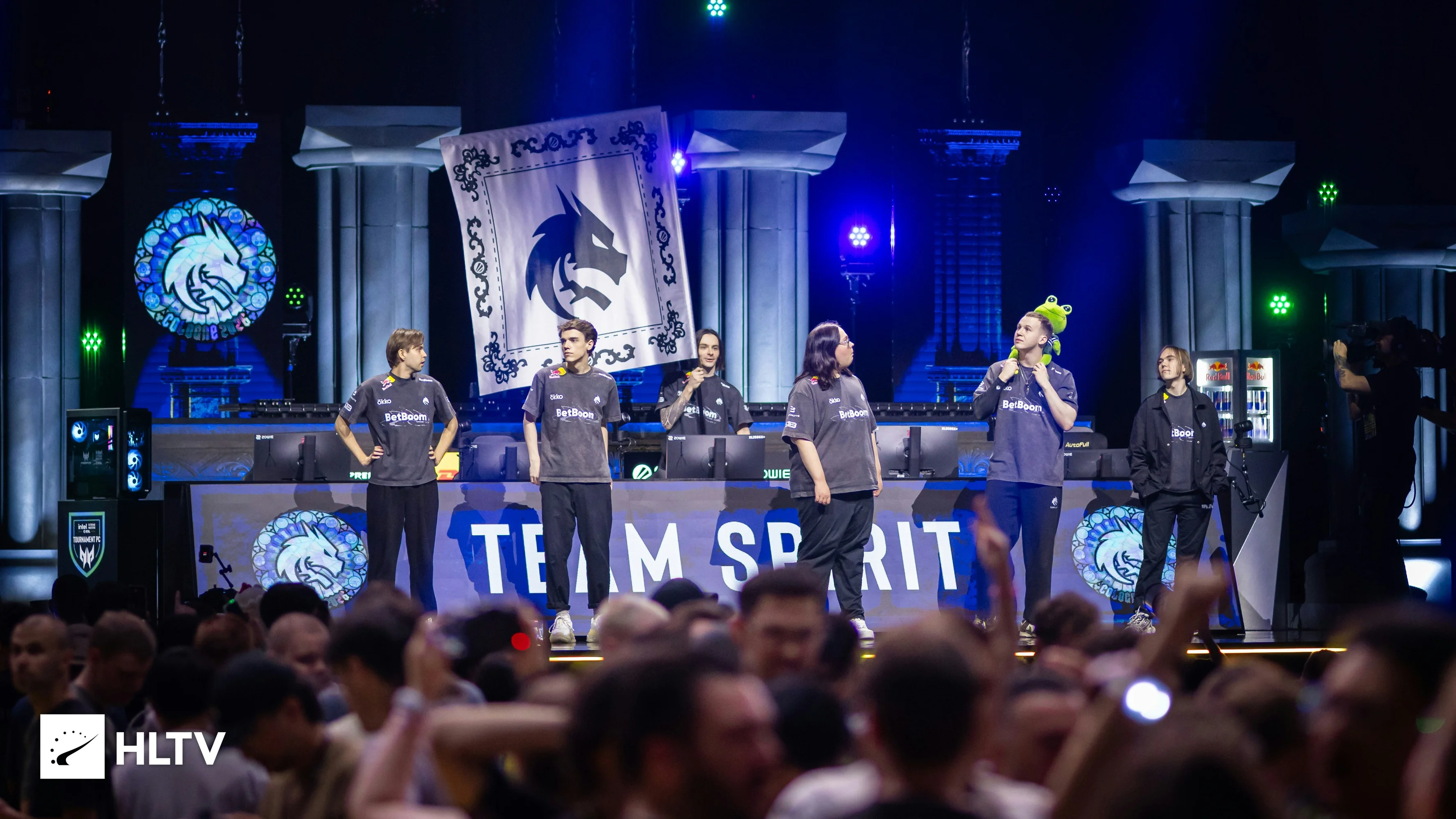 Фото: sh1ro, tN1R, zont1x, magixx, donk / HLTV