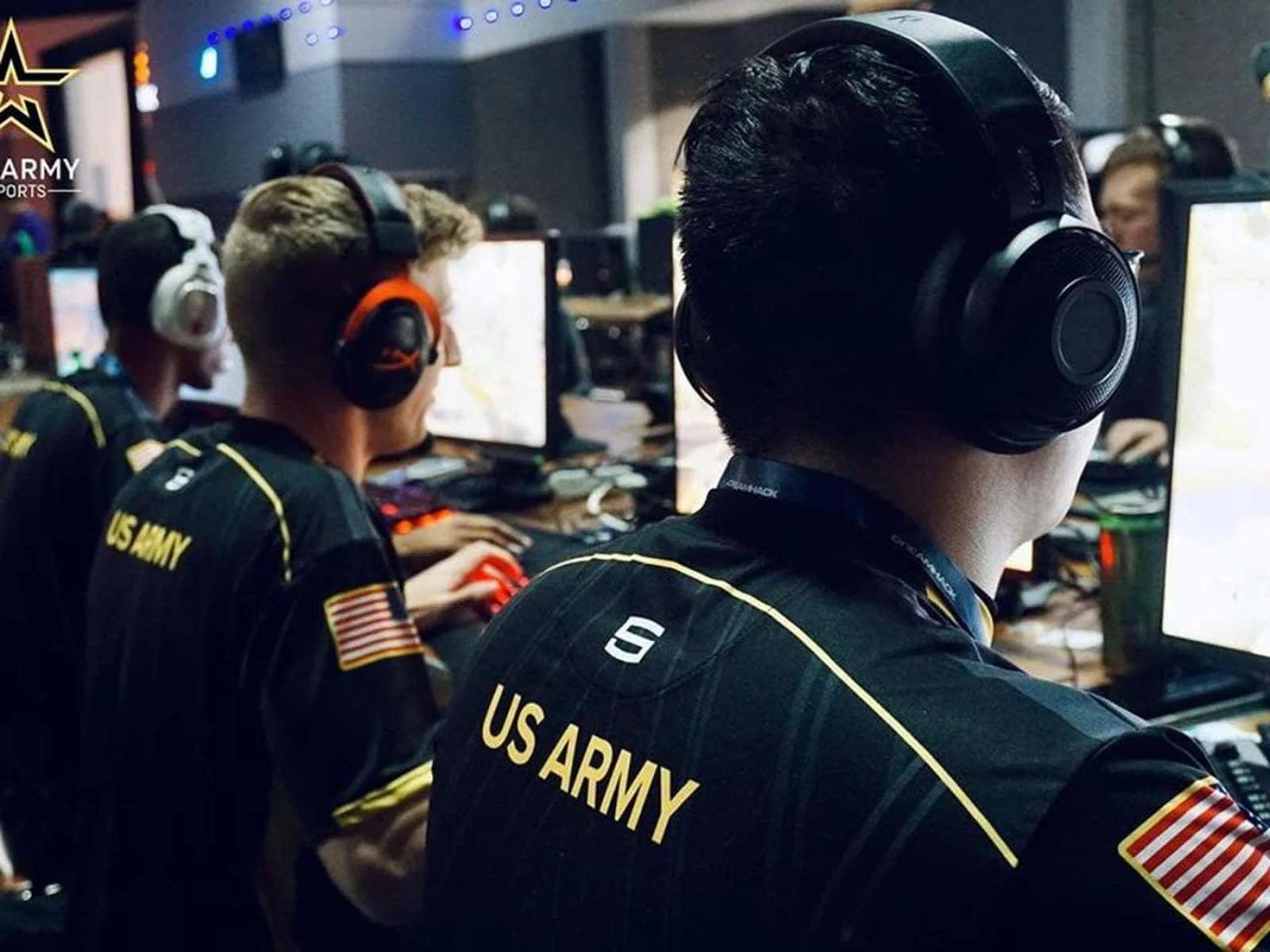 Армия США снова стримит на Twitch: чат оскорбляет военных, но закон на стороне чата