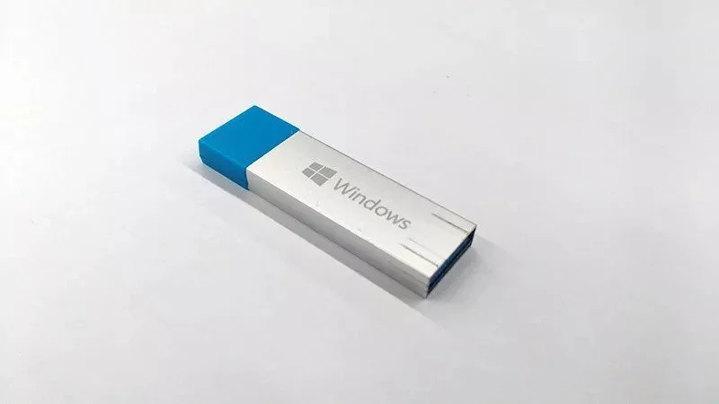 Источник: Fossbytes / Загрузочная флэшка Windows 10