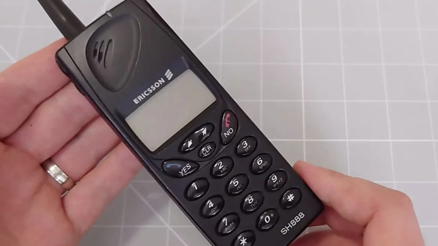 Источник: Vintage phones archive / Ericsson SH888