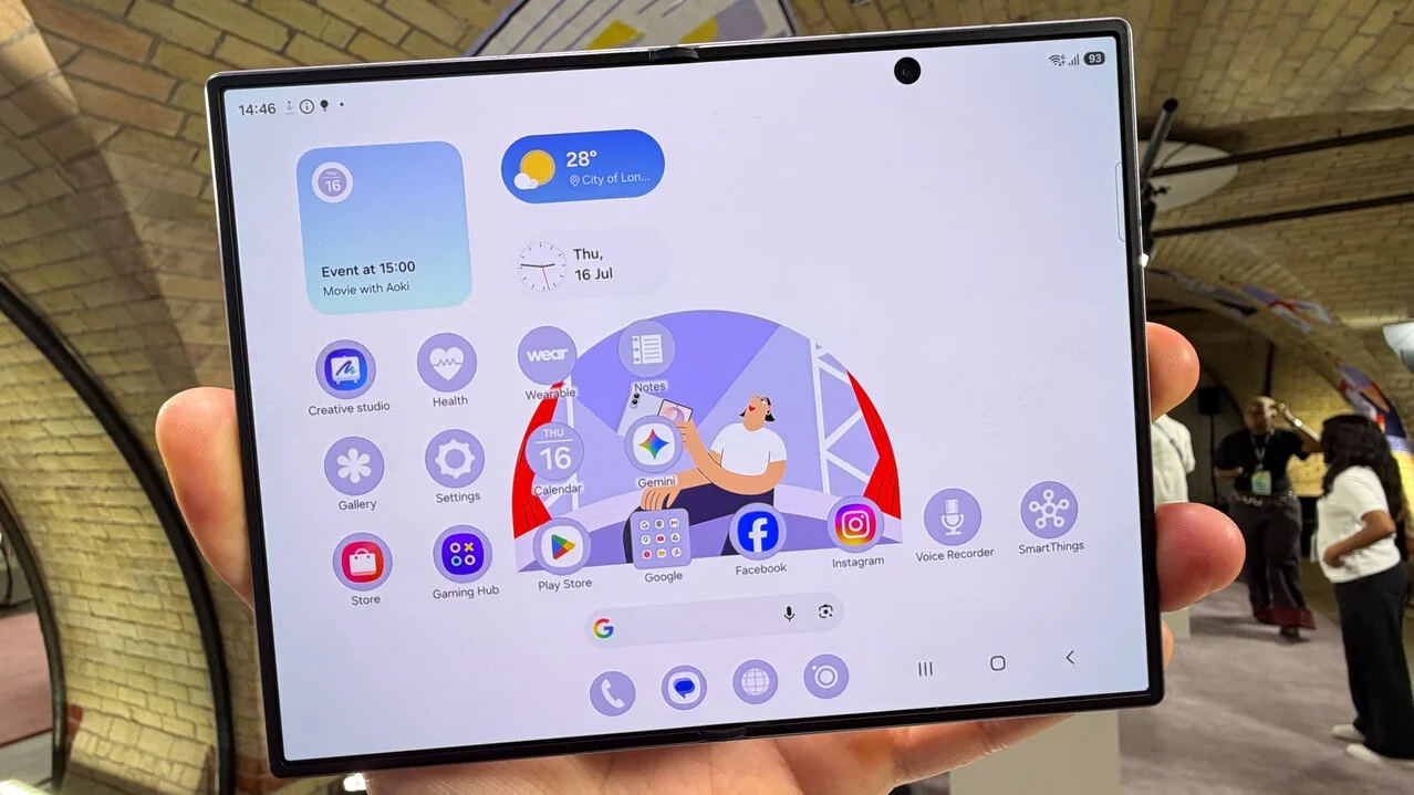Samsung Galaxy Z Fold 8 — складной смартфон для настоящих фанатов думскроллинга