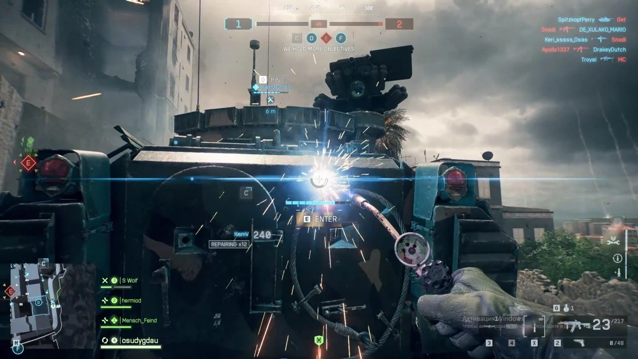 Источник: скриншот respawn.media / В случае, если по тебе начнут стрелять, можно сразу запрыгнуть в танк