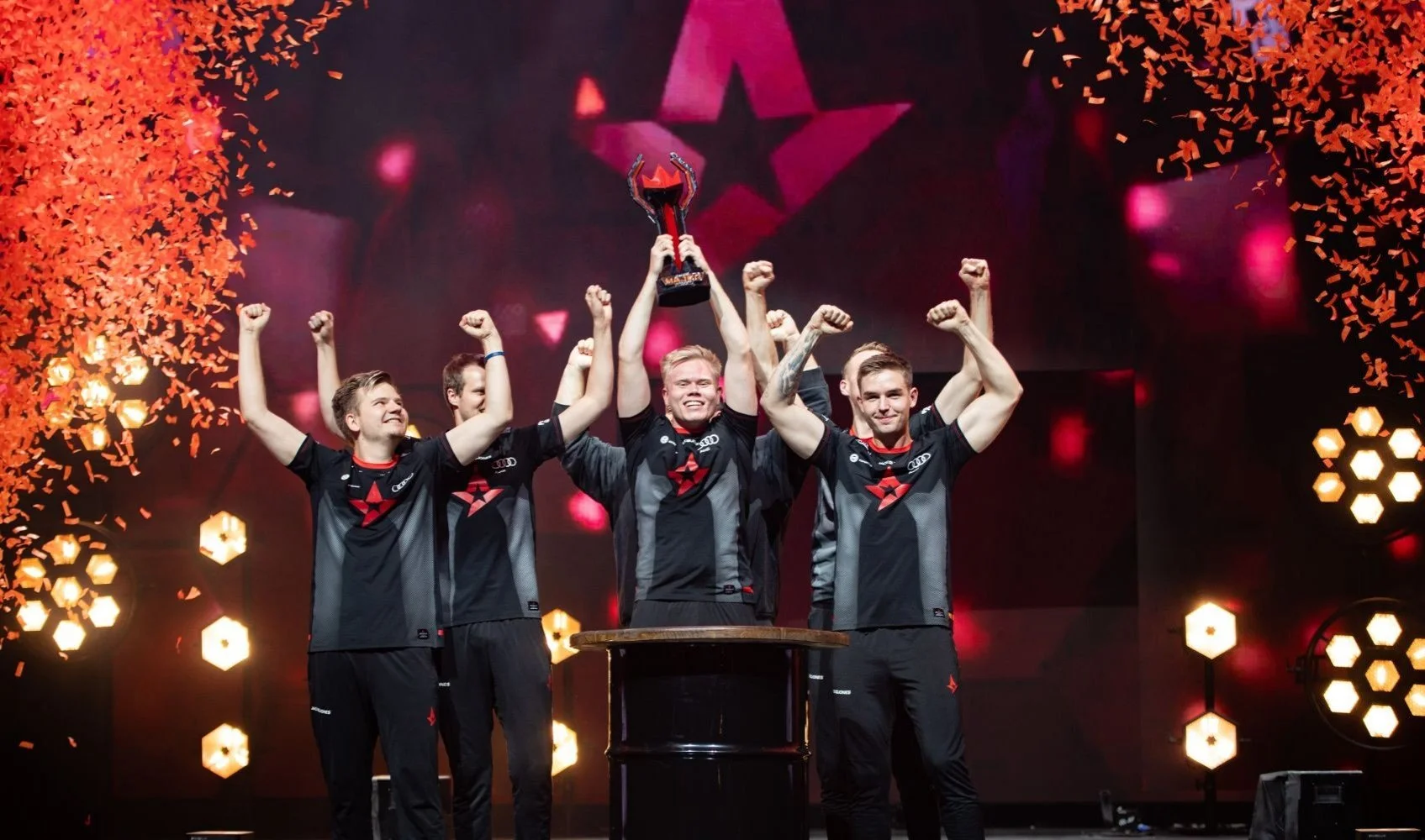 Топ-10 самых богатых команд в истории CS:GO. NAVI нет даже в тройке