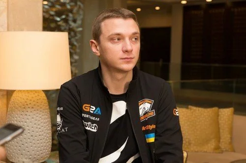 Твитторлайф: Artstyle возвращается в Virtus.pro, а ТраВоМаН душит VeRsuta