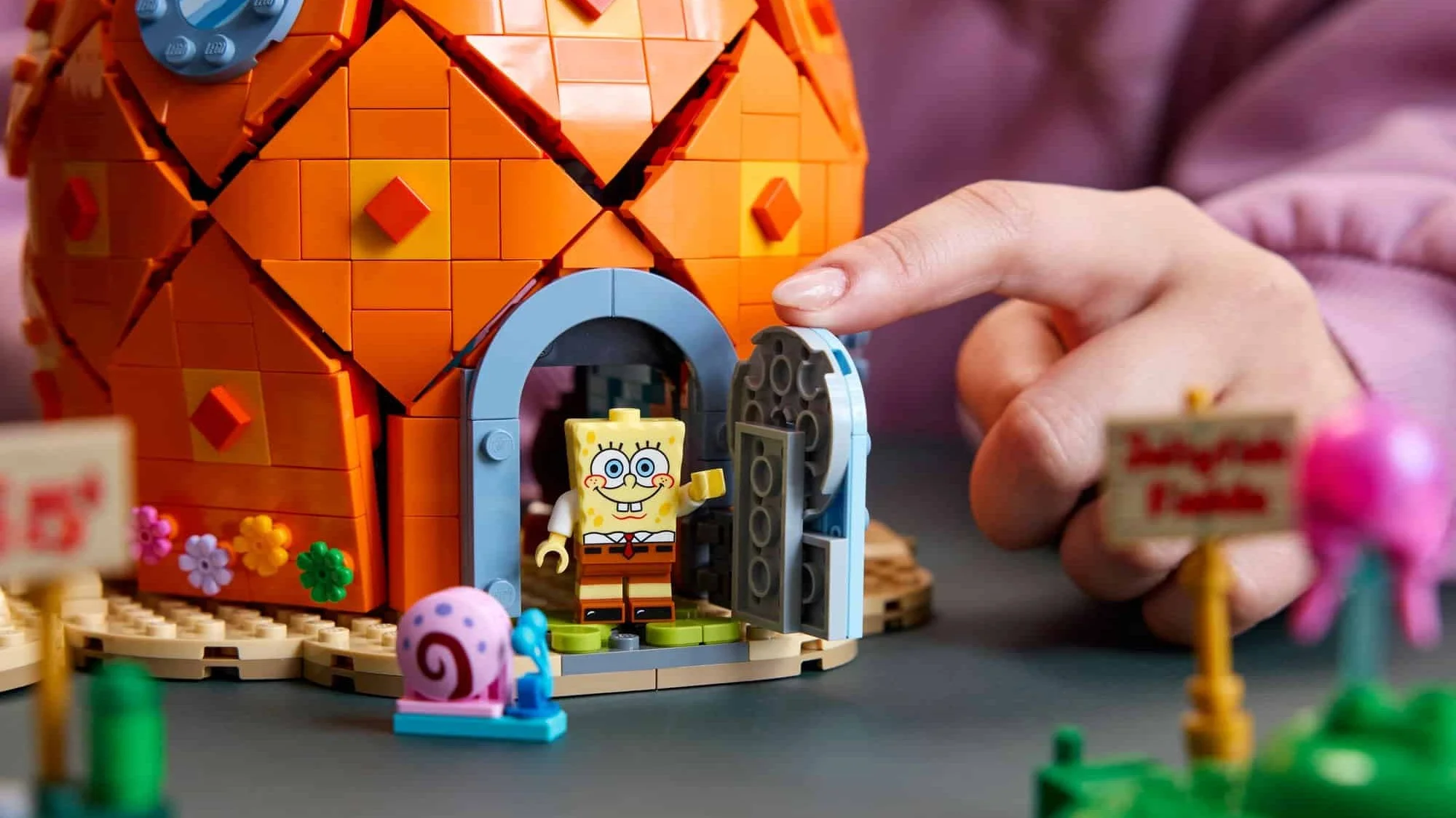 LEGO готовит набор по «Губке Бобу» с персонажами Бикини Ботом
