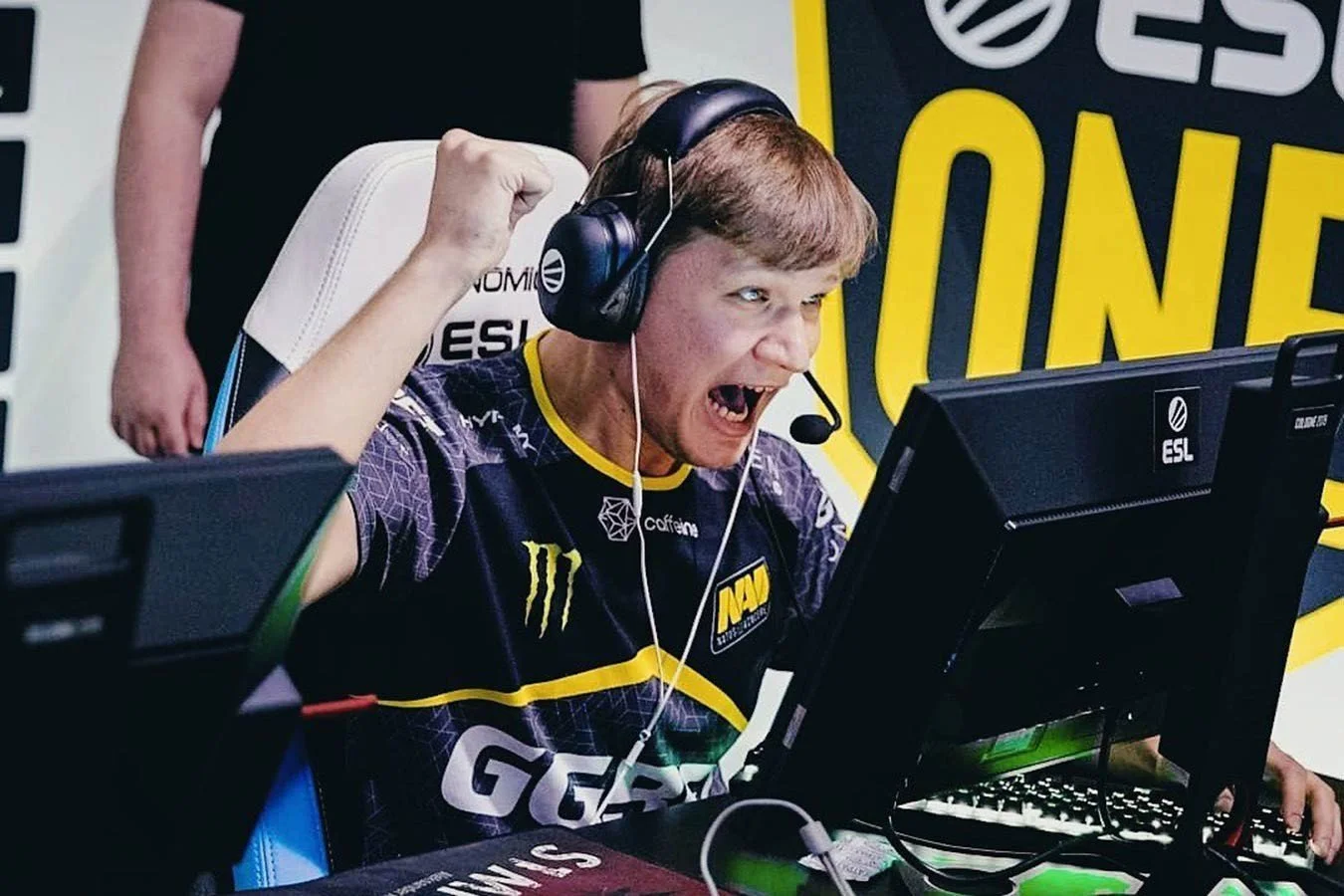 s1mple достиг 2 млн фолловеров на Twitch – топ-1 стример СНГ