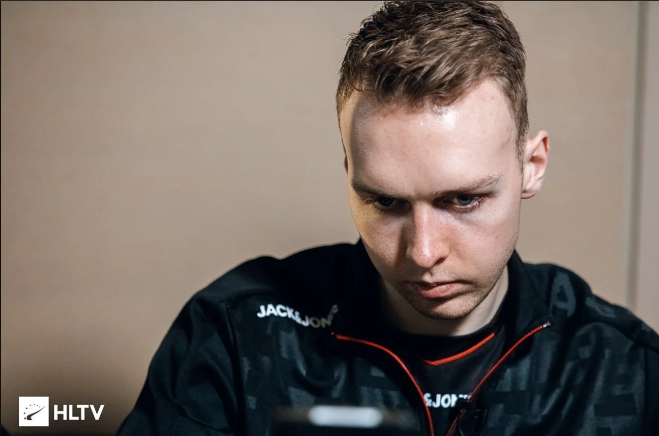 Reddit-бурлит: Astralis и Complexity сыграли подставной матч? Ой, не хорошо