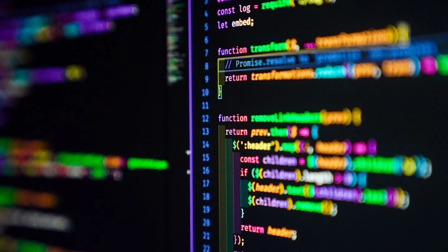 Источник: freeCodeCamp / Код