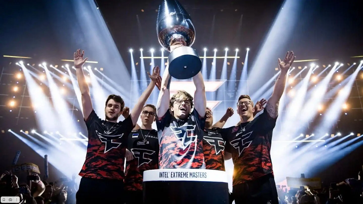 Топ-10 лучших команд 2022 года в CS:GO
