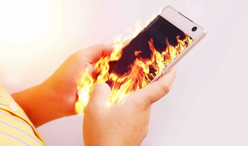 Источник: Houston Cell Phone Repair / Перегрев смартфона