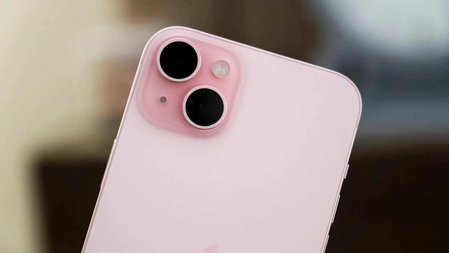 iPhone 15 рухнул в цене в России и стал дешевле нового iPhone 16E