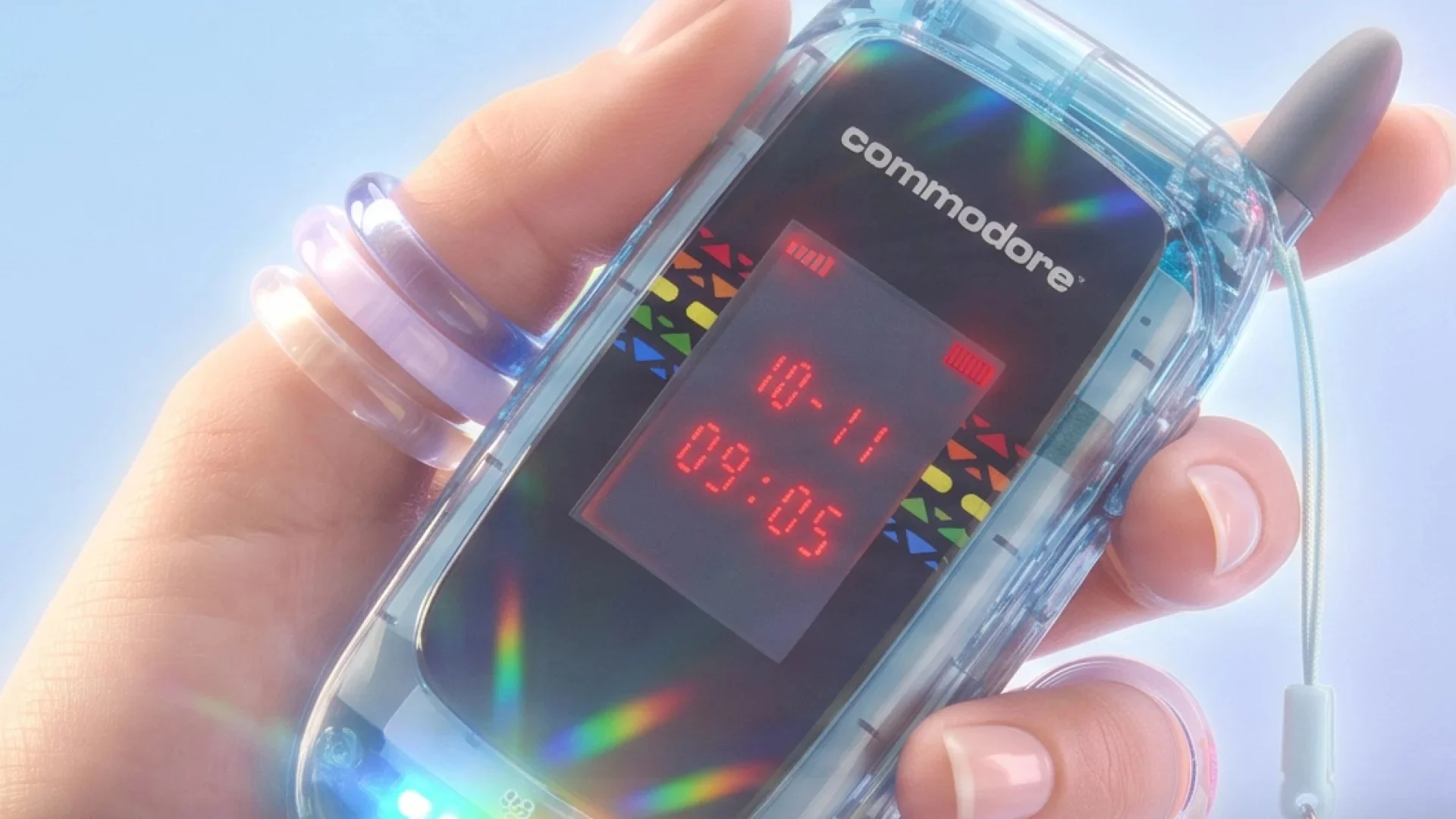 Commodore переосмыслила кнопочный телефон в виде раскладушки из 2000-х