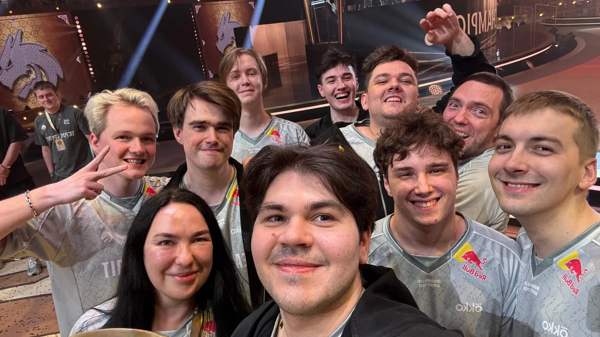 Team Spirit устроили невозможное сразу в двух дисциплинах