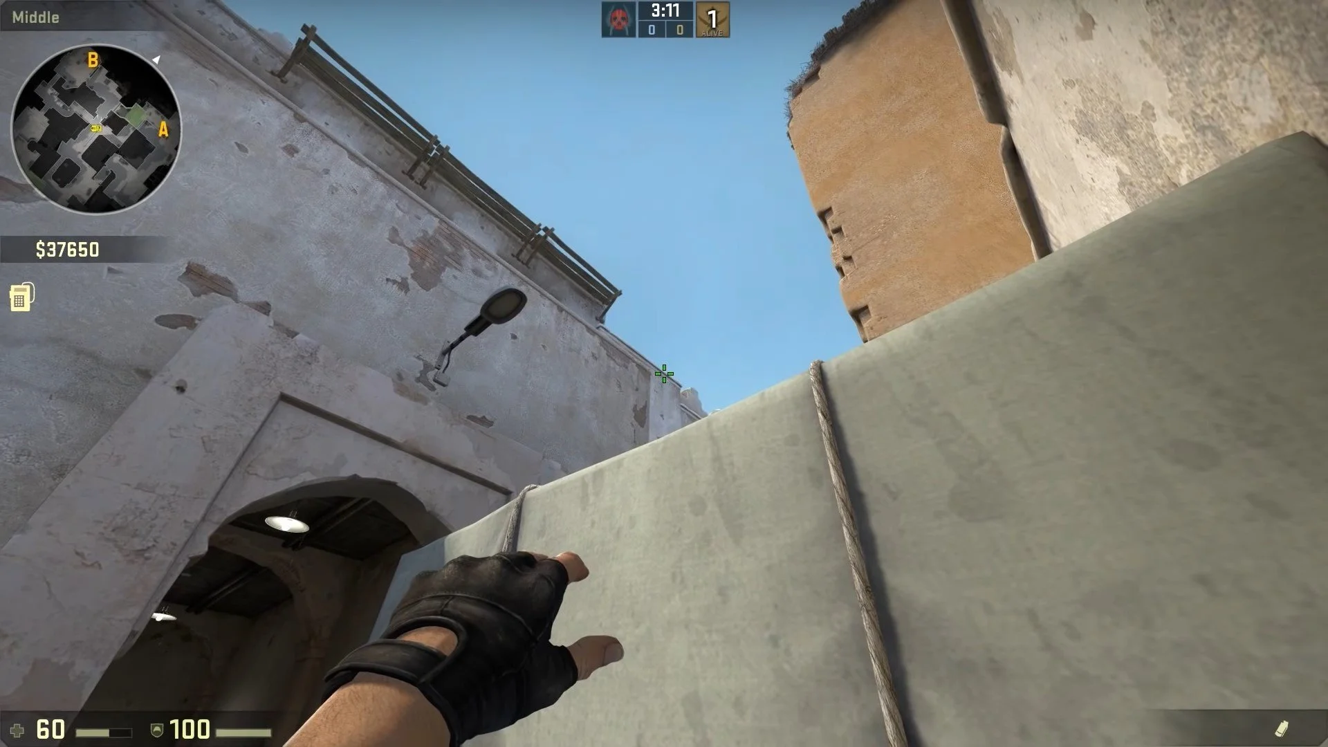 Топ-5 самых полезных гранат на Dust II: молотовы, флешки и смоки