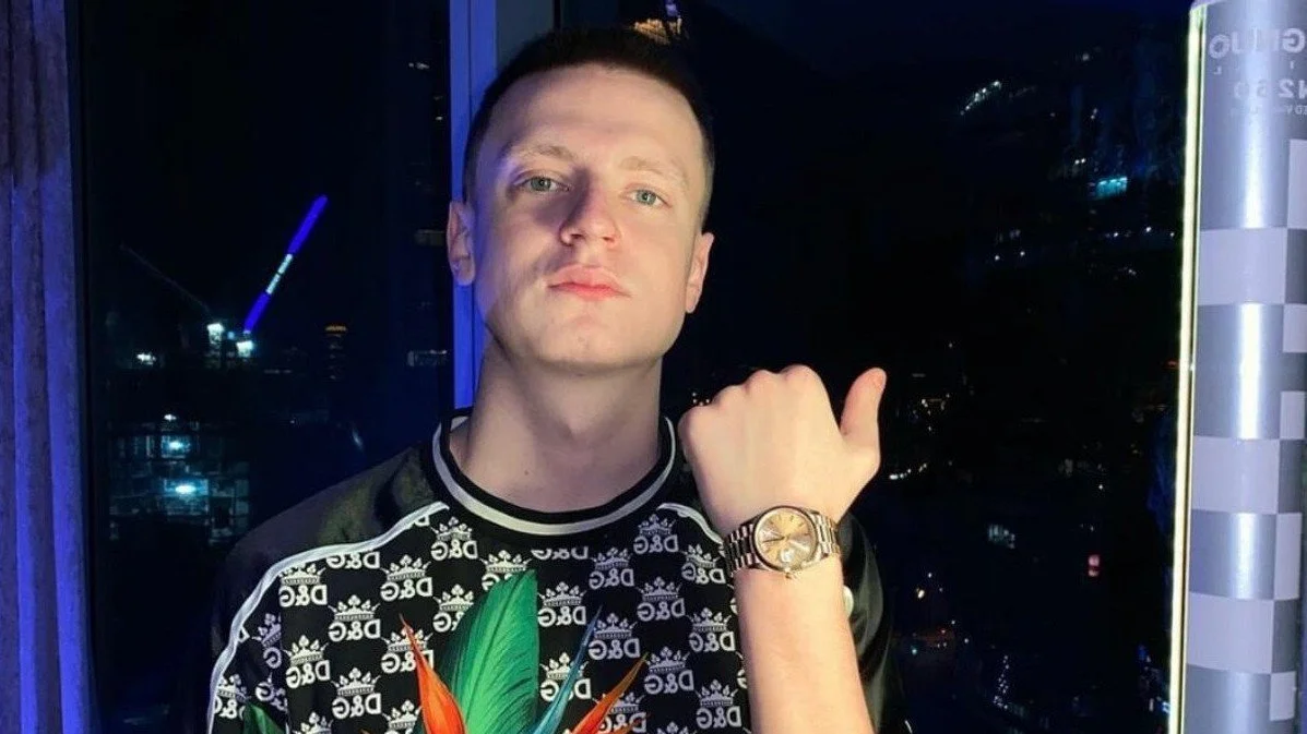 Мелстроя забанили в Instagram* — недавно на него подписался Дрейк за $1 млн