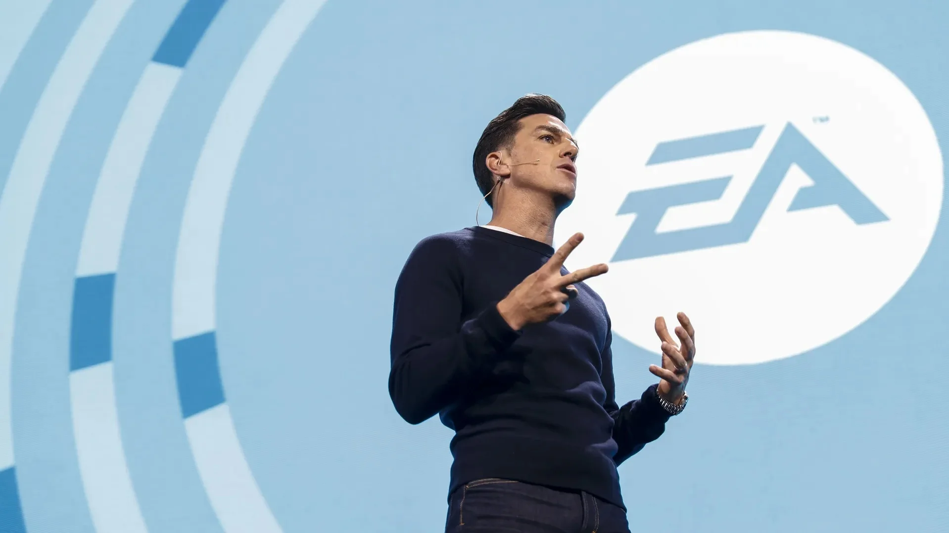 Доход главы EA оказался в 305 раз выше зарплаты обычного сотрудника