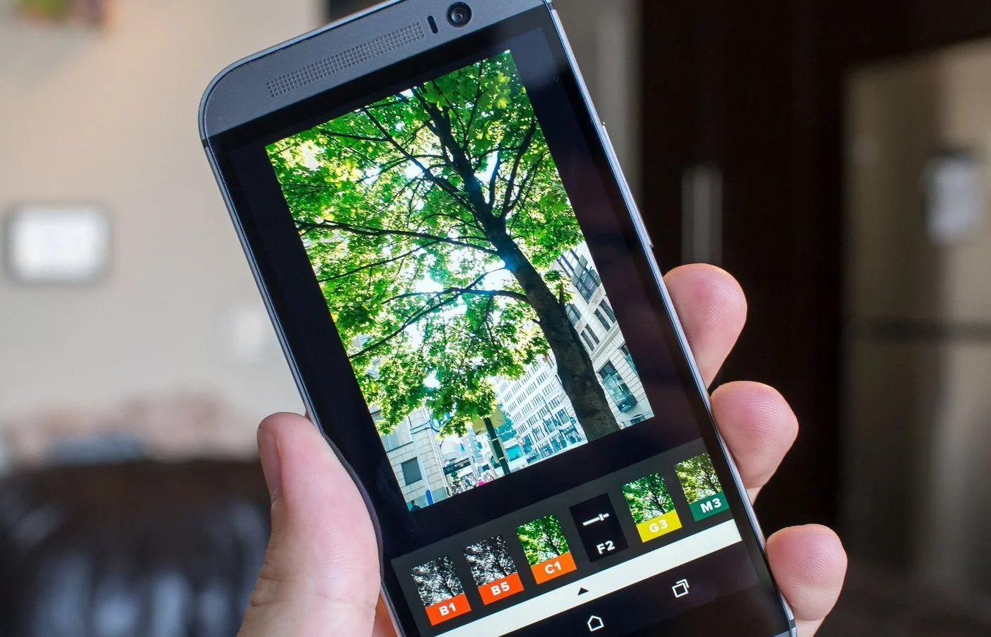 Источник: Android Central / Фото смартфона с запущенной программой VSCO