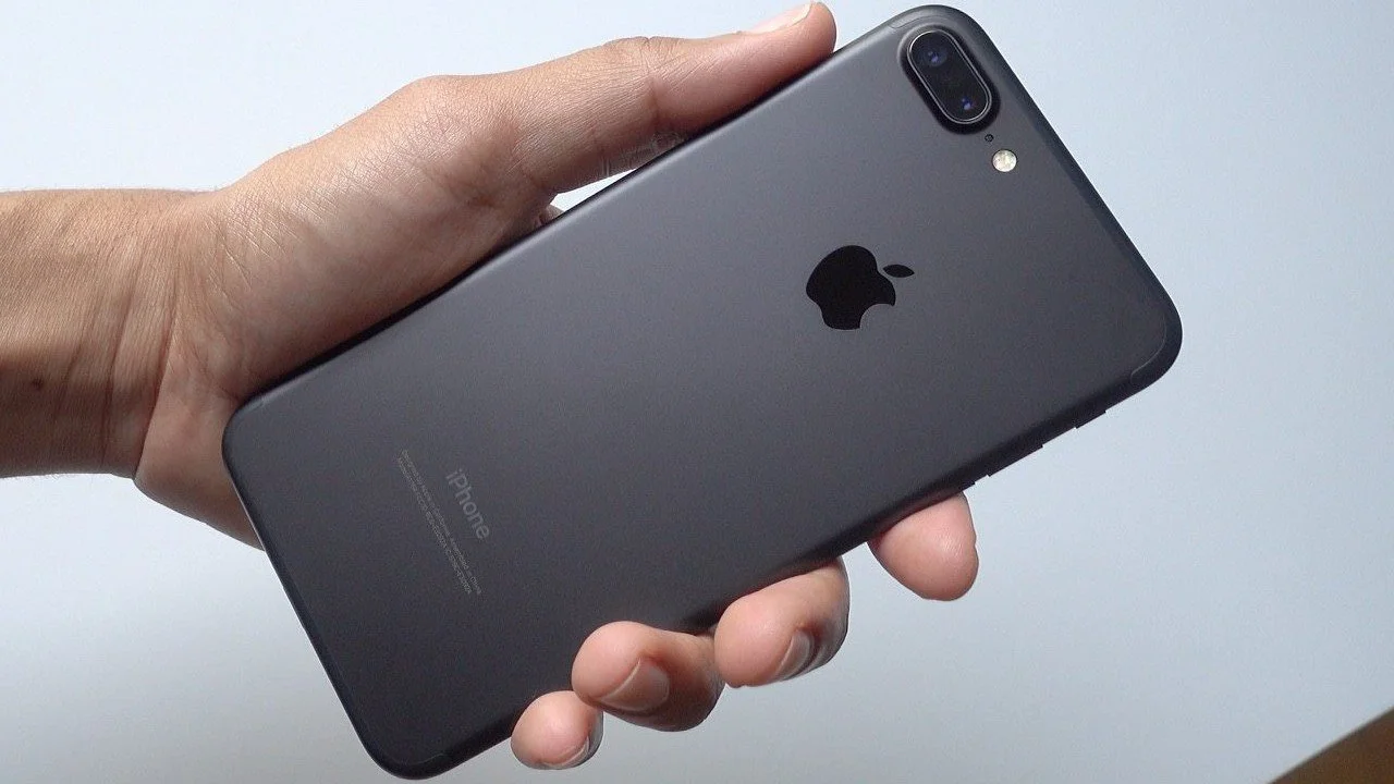 Источник: Apple-geek / Старый iPhone 7, который отлично подойдет