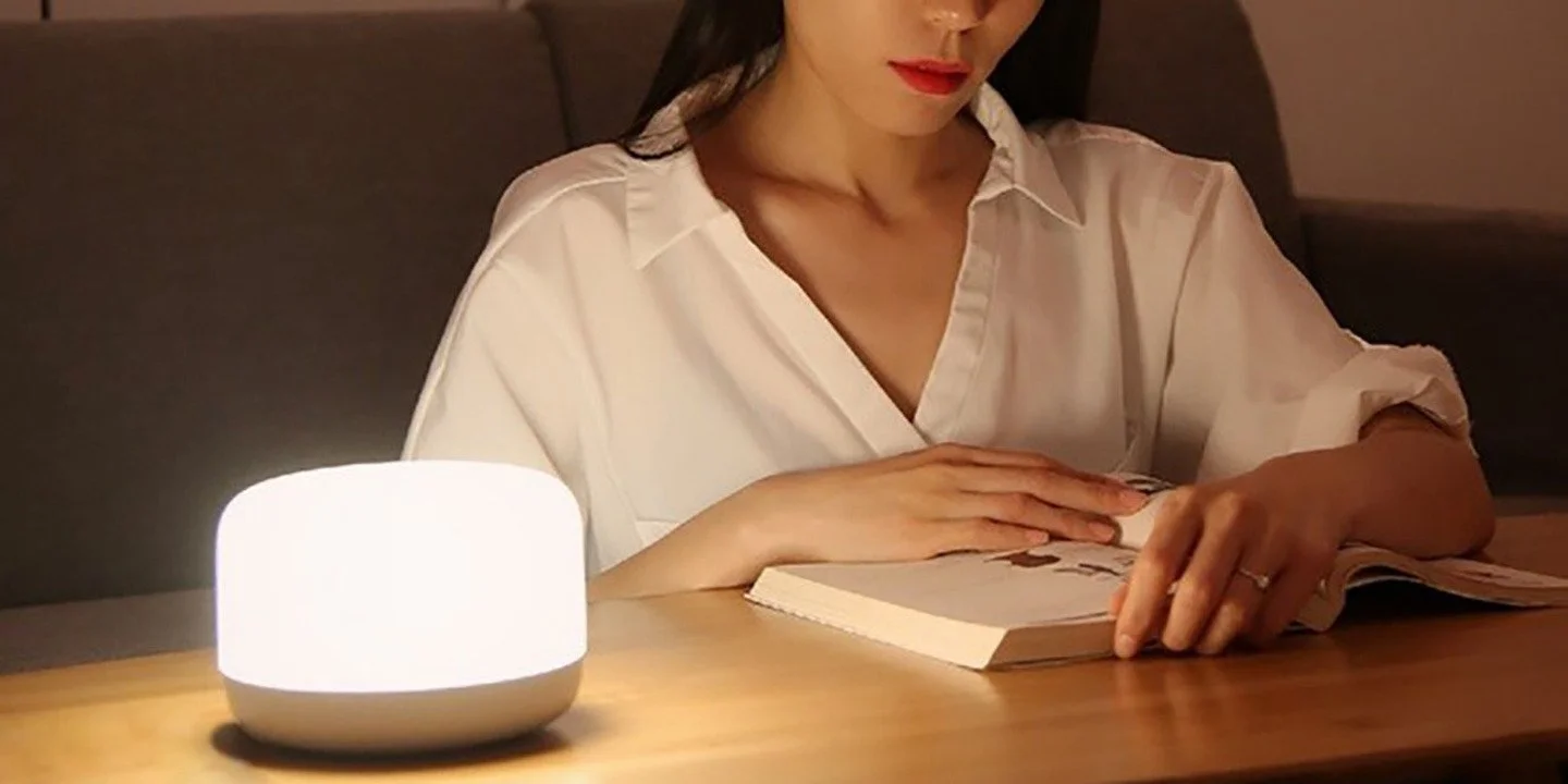 Источник: BigGeek / Умный ночник Xiaomi Yeelight LED Bedside Lamp D2