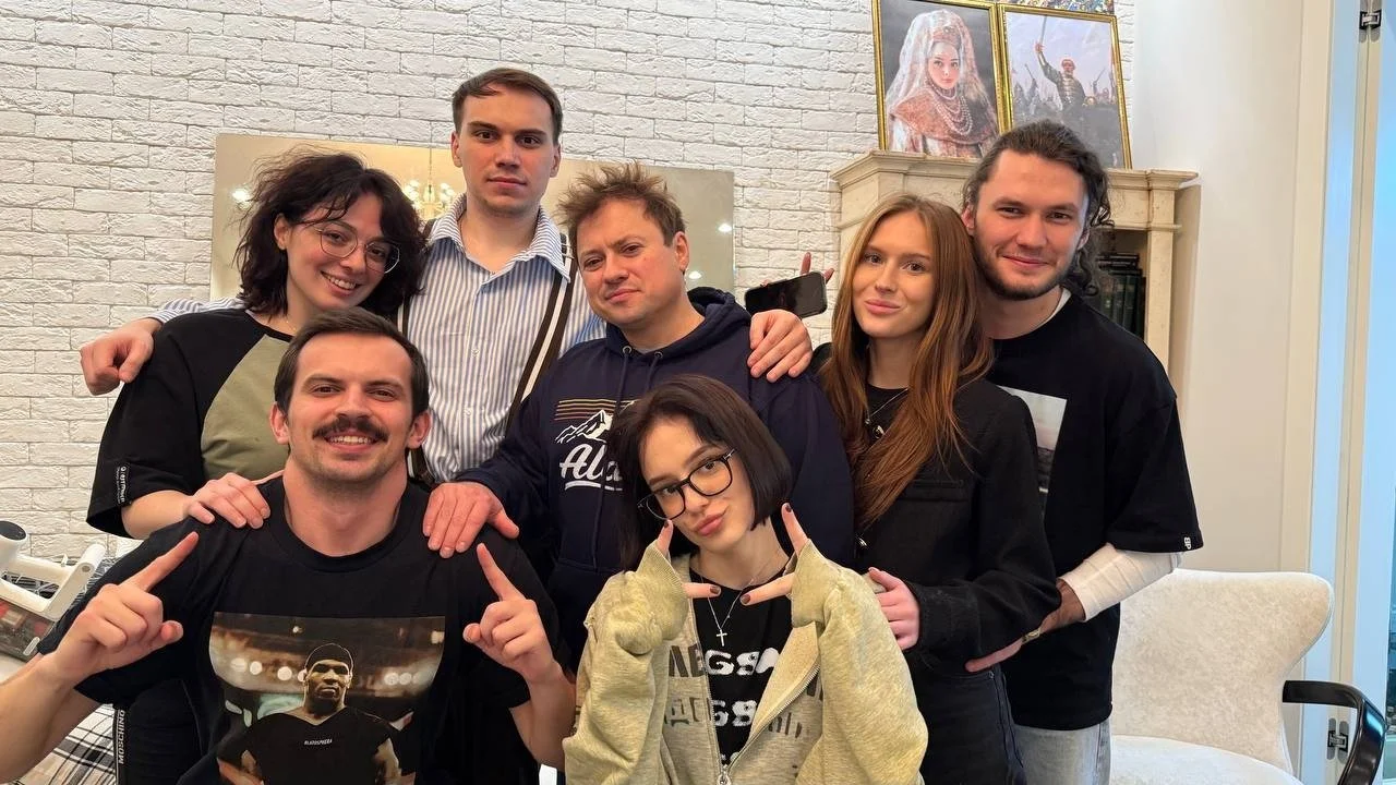 Андрей Гайдулян стал стримером — актер из «СашиТани» показал свое оборудование
