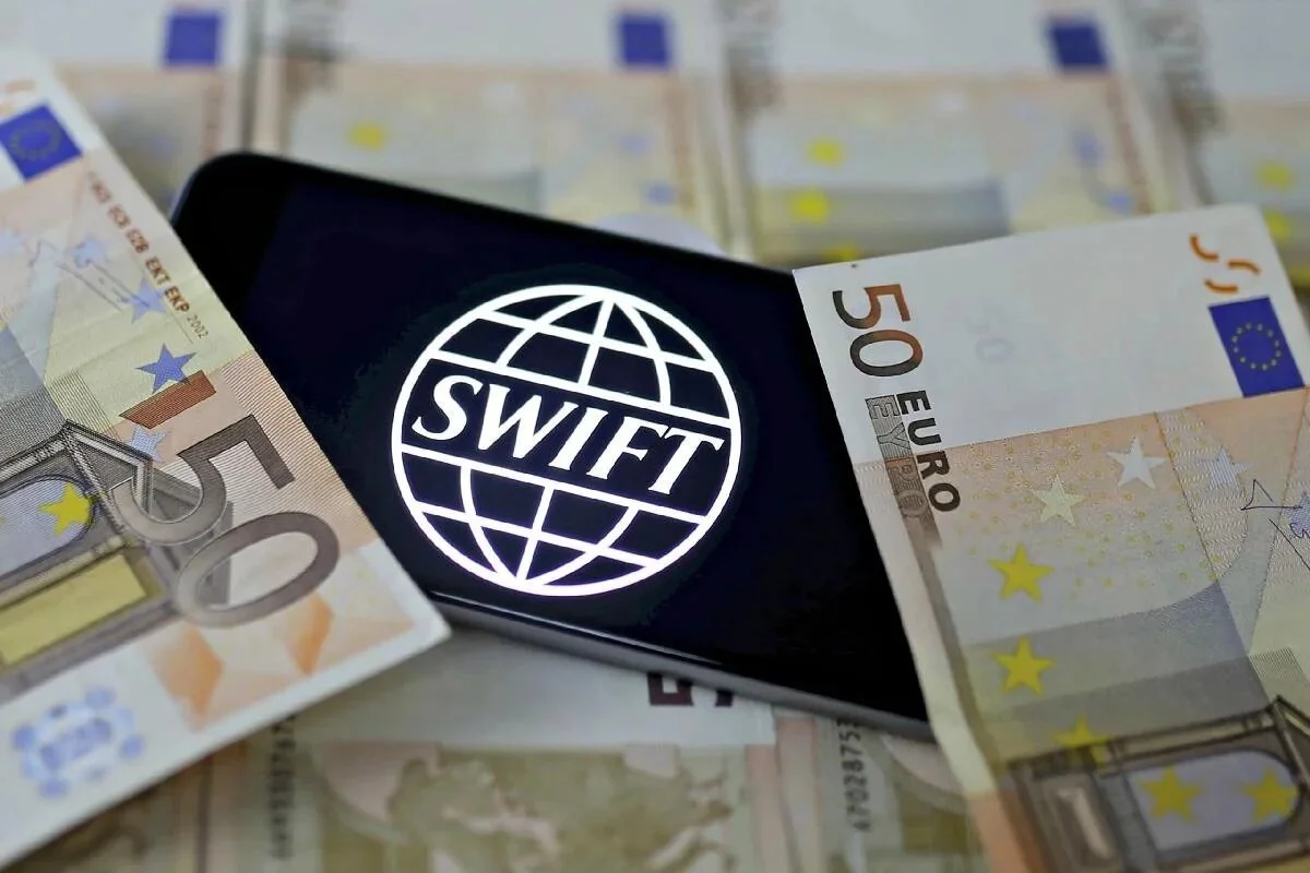 Российские банки будут отключены от SWIFT — что означает это решение