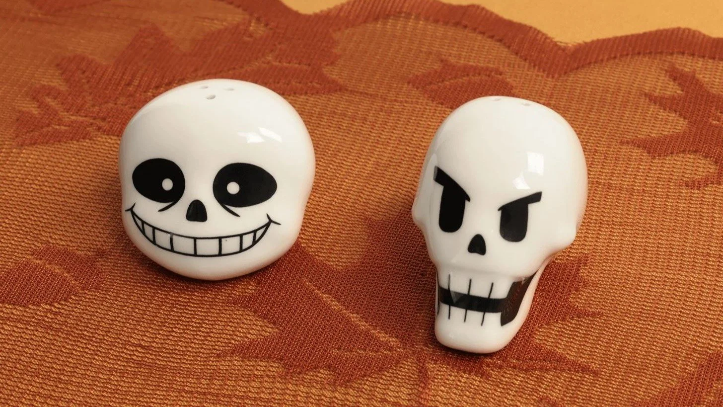 Fangamer анонсировала коллекцию солонок по Undertale с Сансом и Папирусом
