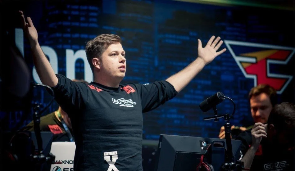 10 звезд мирового Counter-Strike, которые разваливали еще в CS 1.6