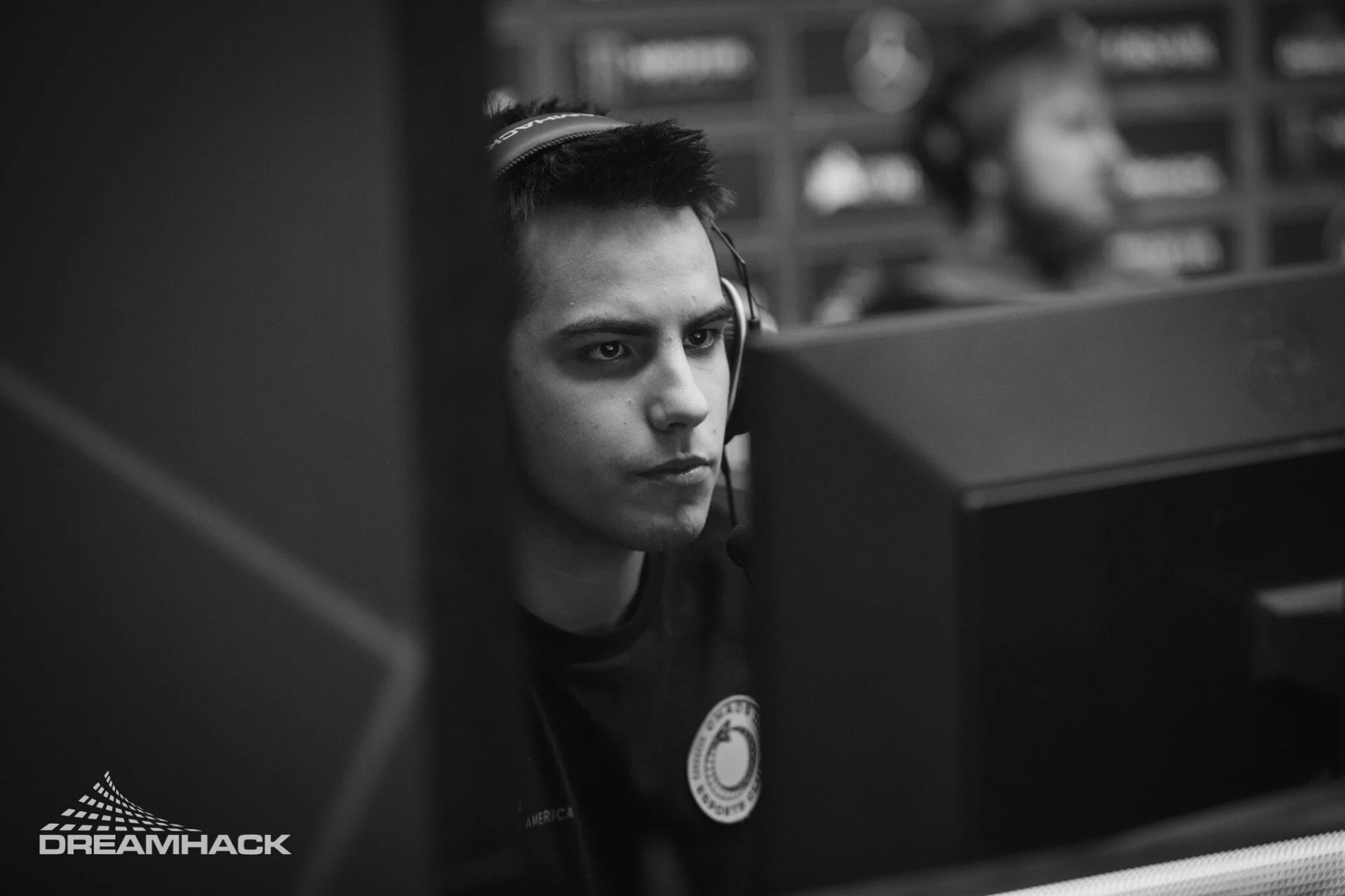 DM из Virtus.pro Prodigy набил 10к ММР, последнюю игру ему перелили